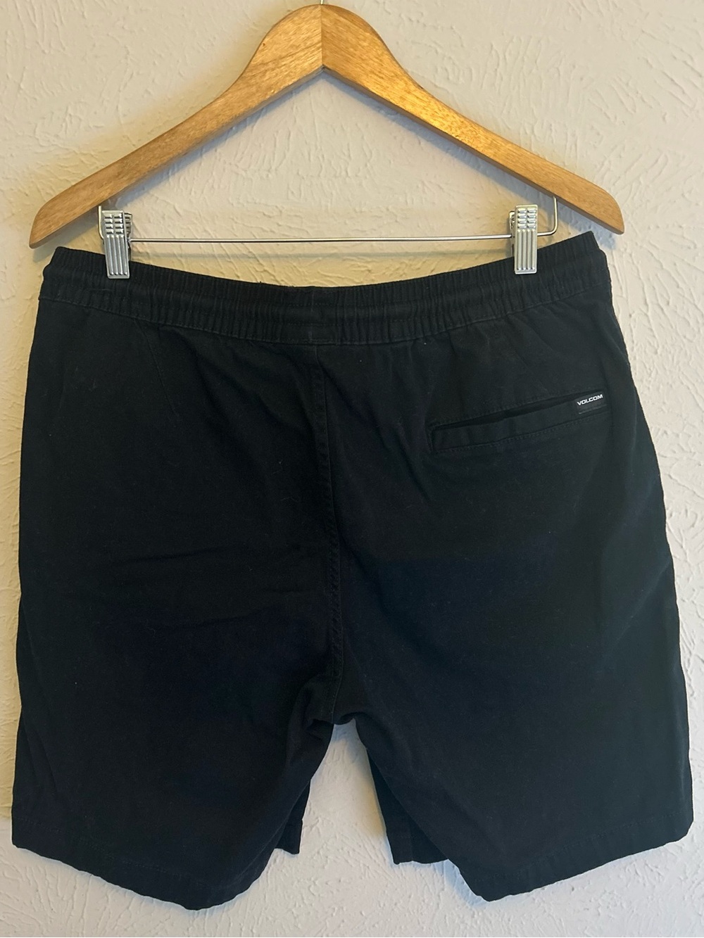 Volcom Black Drawstring Shorts Large - Picture 2 of 4